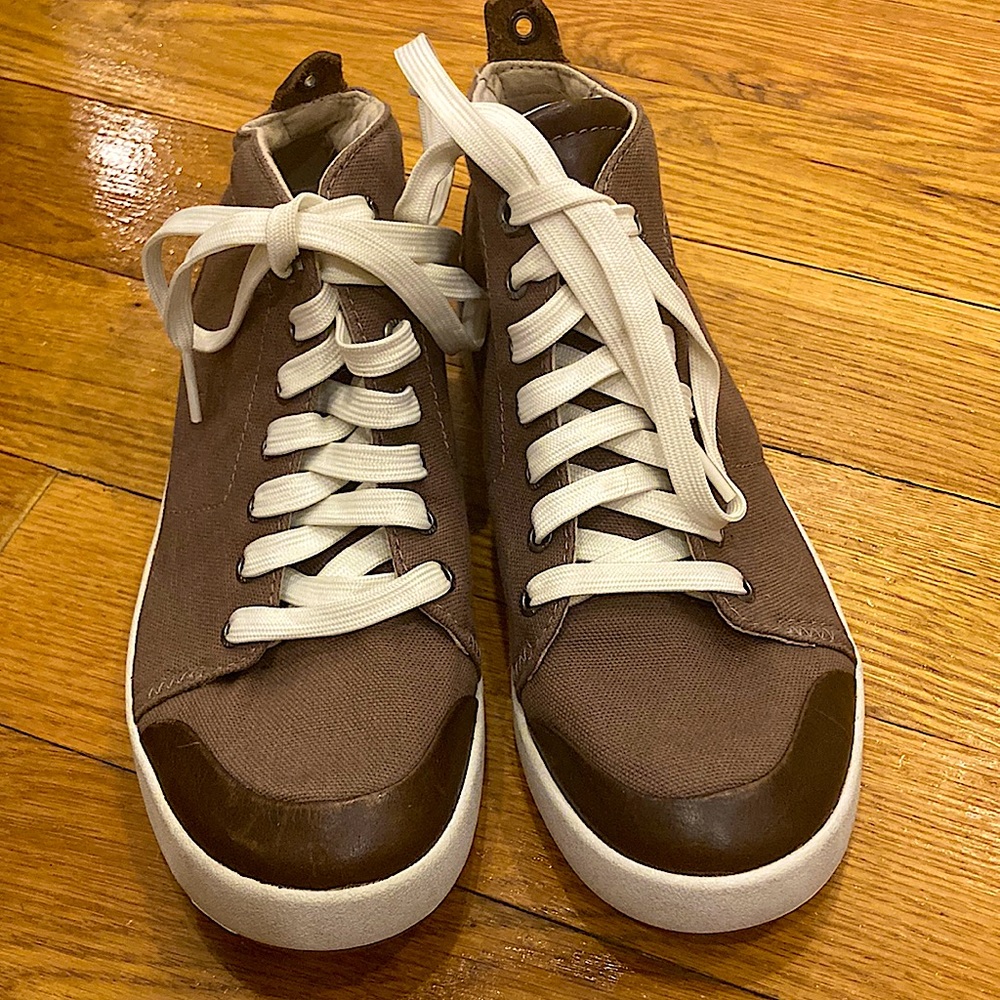 Kodiak brown sneakers